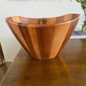 ACACIA beautiful wooden bowl